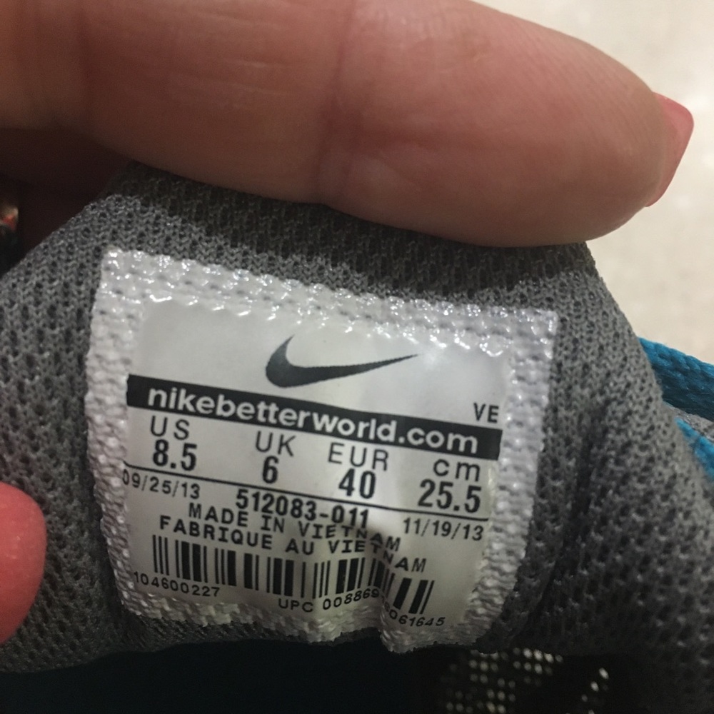 Nike - Picture 3 of 3